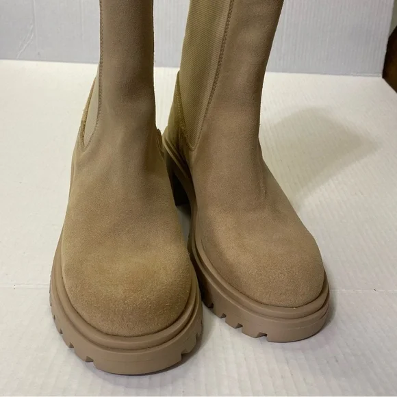Steve Madden Womens Size 8 Chelsea Boots Beige Hesitant Round Toe Block Heel - Picture 4 of 9